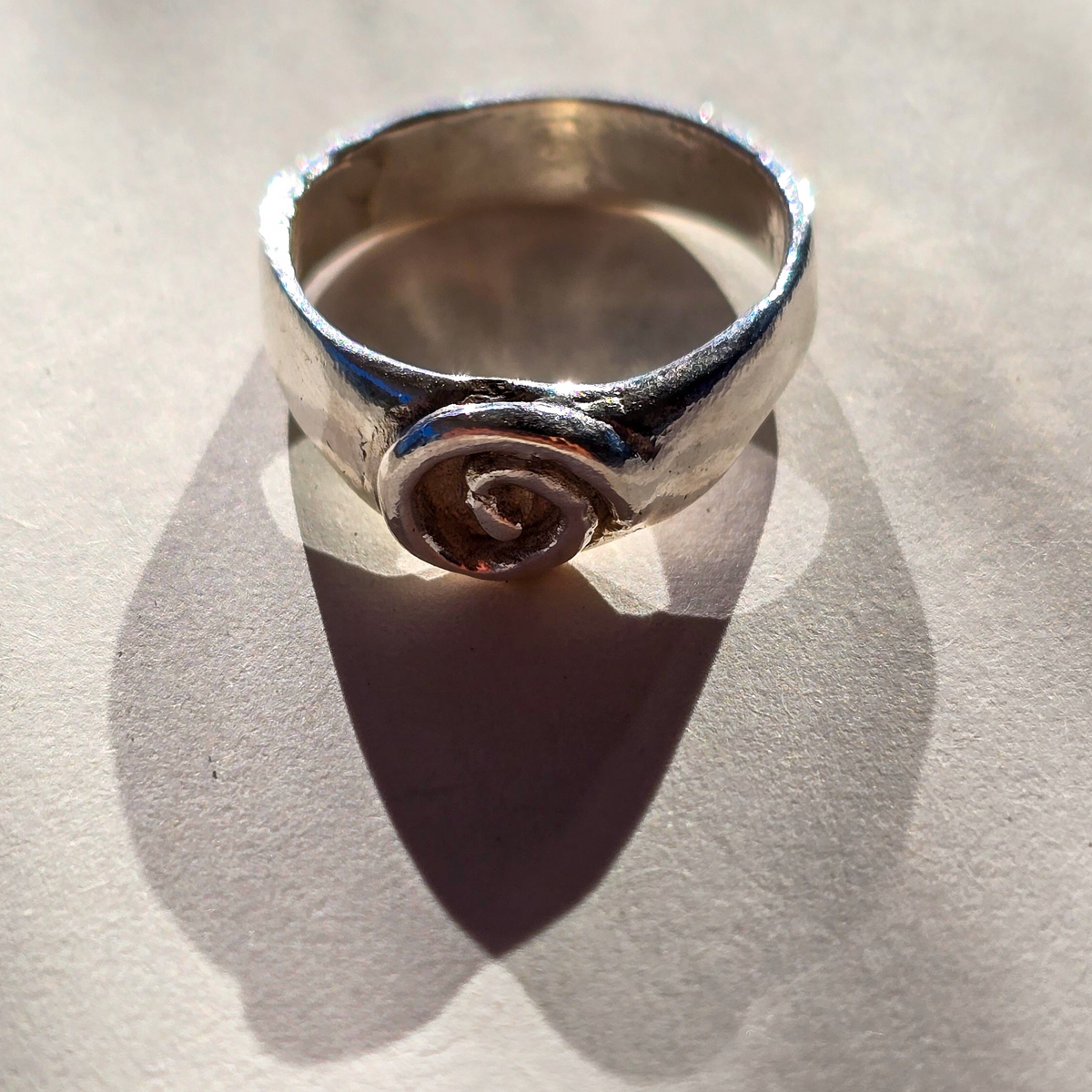 Atelier bague en argent — Mézières